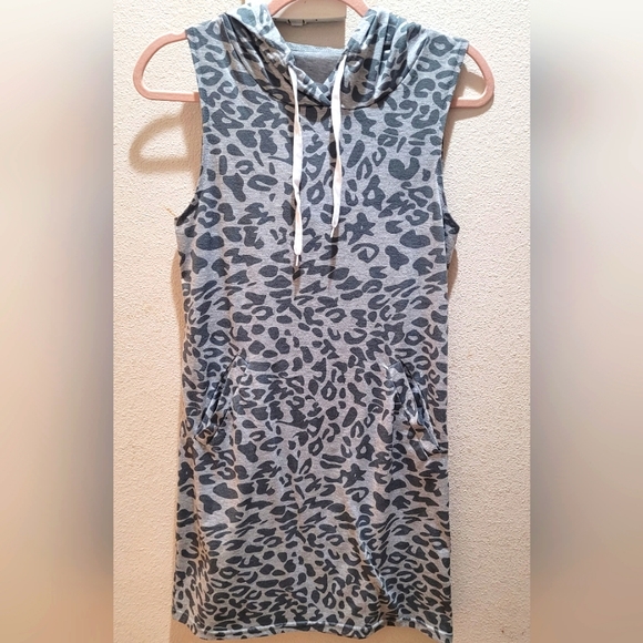 SHEIN Dresses & Skirts - Sleeveless cheetah print dress with hoodie, Excellent condition